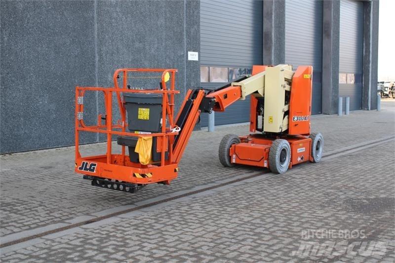 JLG E300AJP رافعات سلة مفصلية