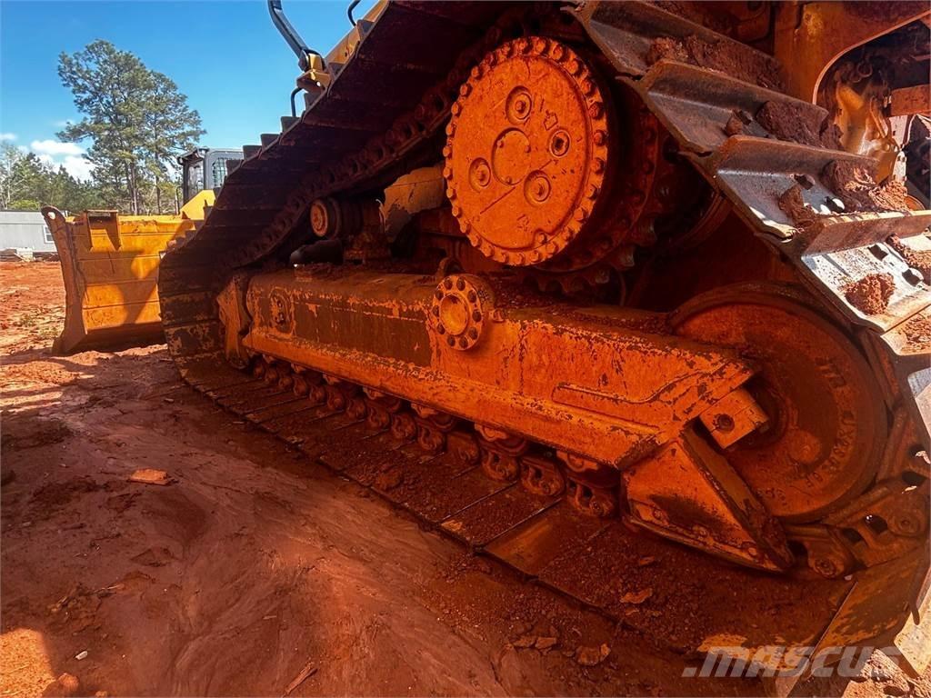 CAT D5 بلدوزرات مجنزرة