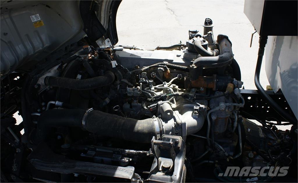 Isuzu NRR شاحنات المخلفات