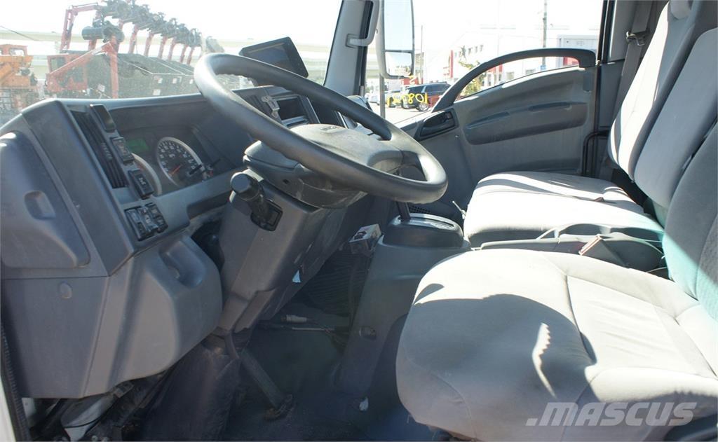 Isuzu NRR شاحنات المخلفات