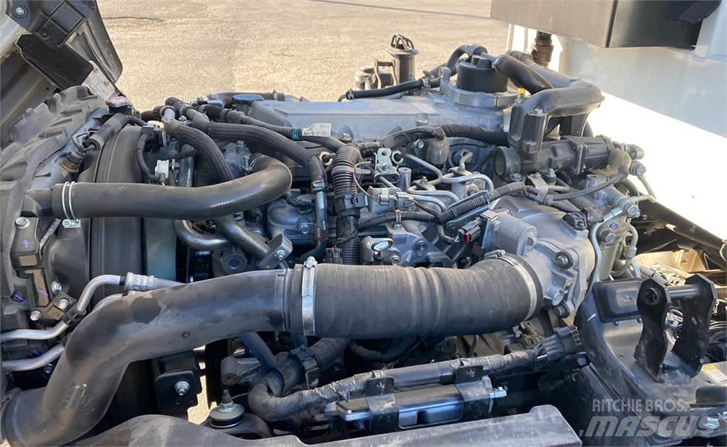 Isuzu NRR شاحنات المخلفات