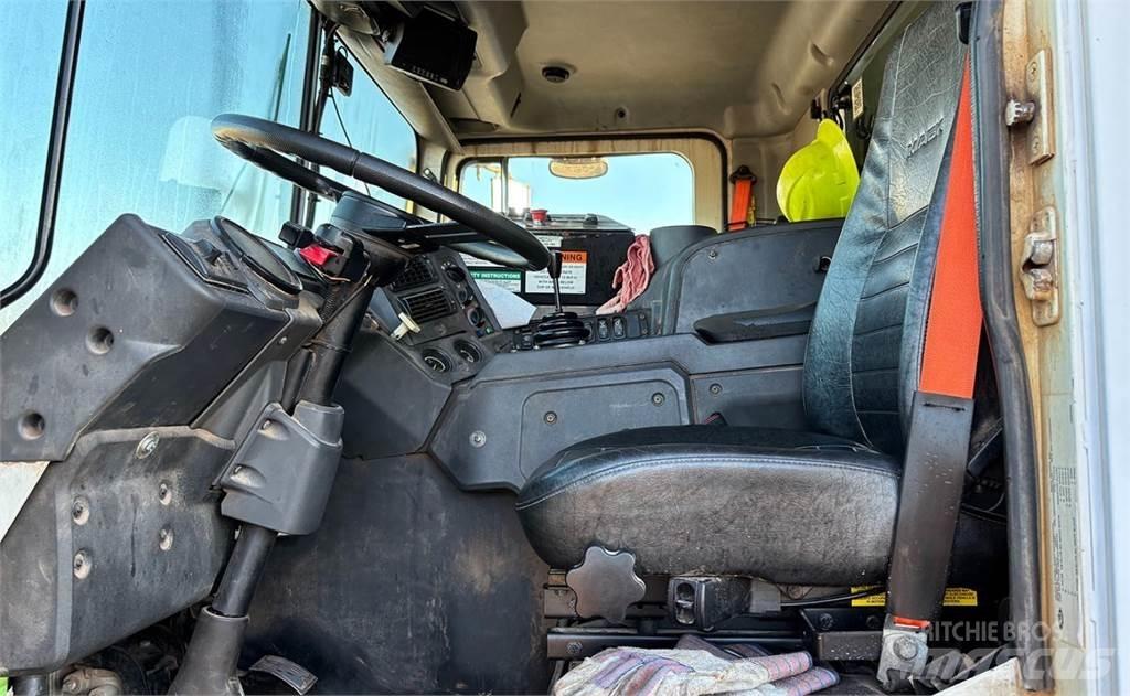 Mack 600 شاحنات المخلفات