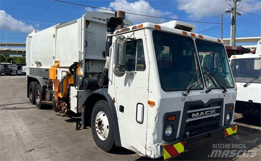 Mack LEU600 شاحنات المخلفات