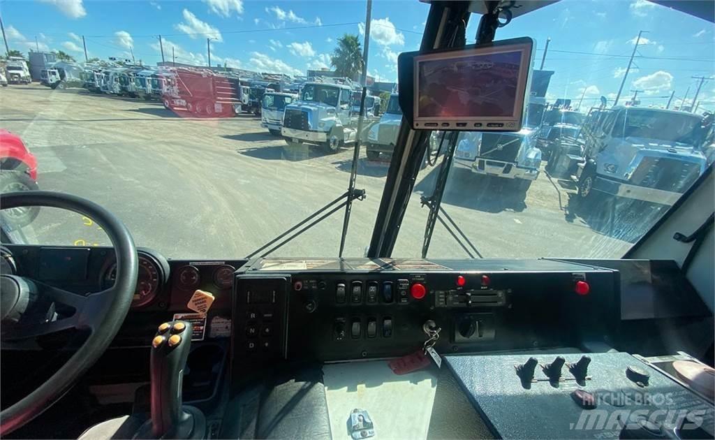 Mack LEU600 شاحنات المخلفات