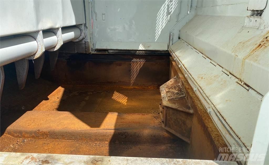 Mack LEU613 شاحنات المخلفات