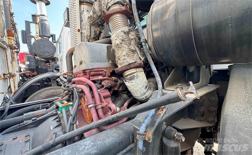 Mack LEU613 شاحنات المخلفات