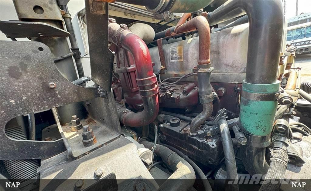 Mack LR613 شاحنات المخلفات
