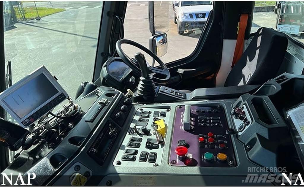Mack LR64 شاحنات المخلفات