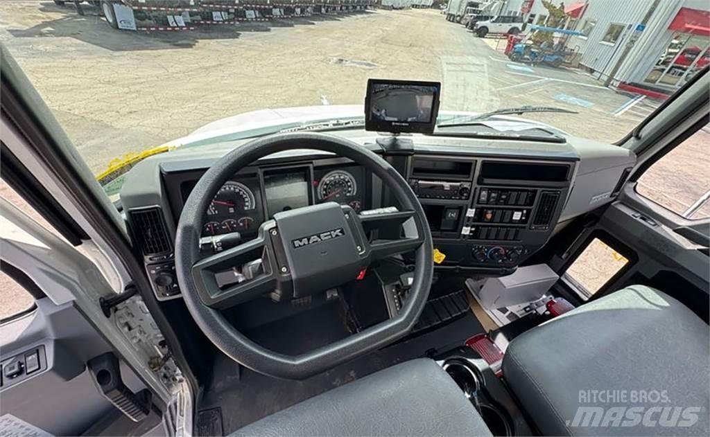 Mack MD6 شاحنات المخلفات