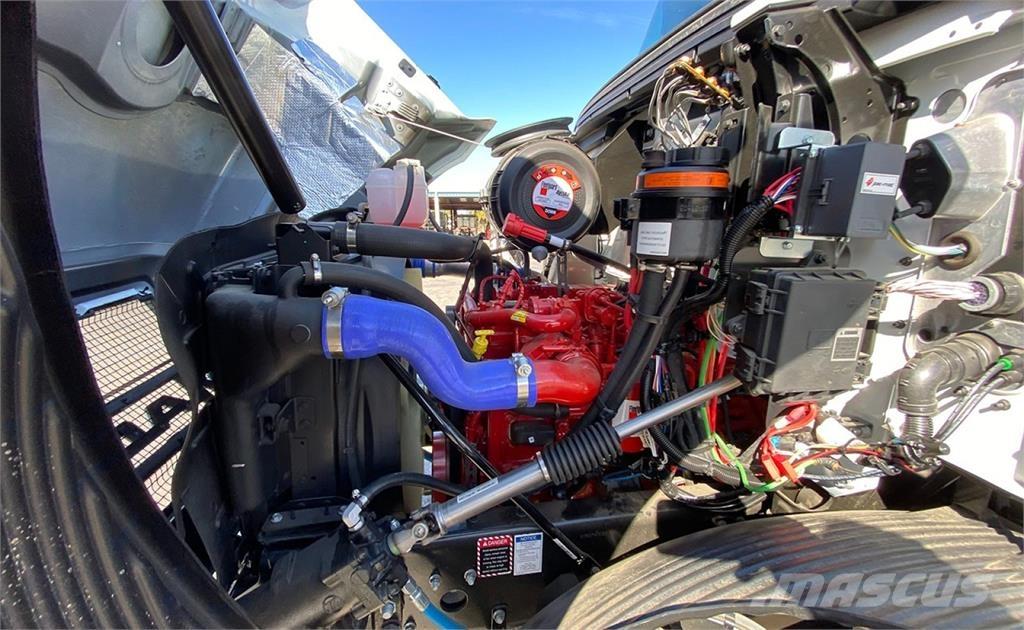 Mack MD7 خطاطيف