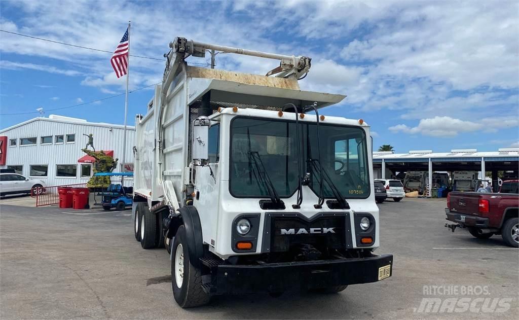 Mack MR688S شاحنات المخلفات