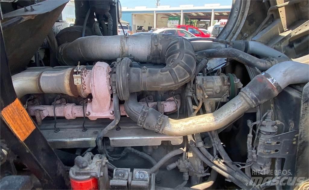 Mack MR688S شاحنات المخلفات