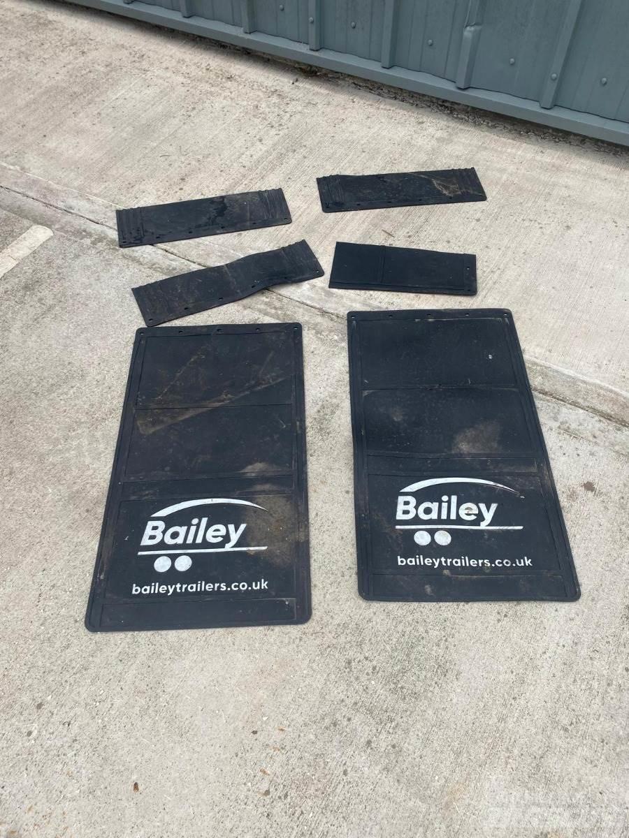 Bailey  مقطورات أخرى