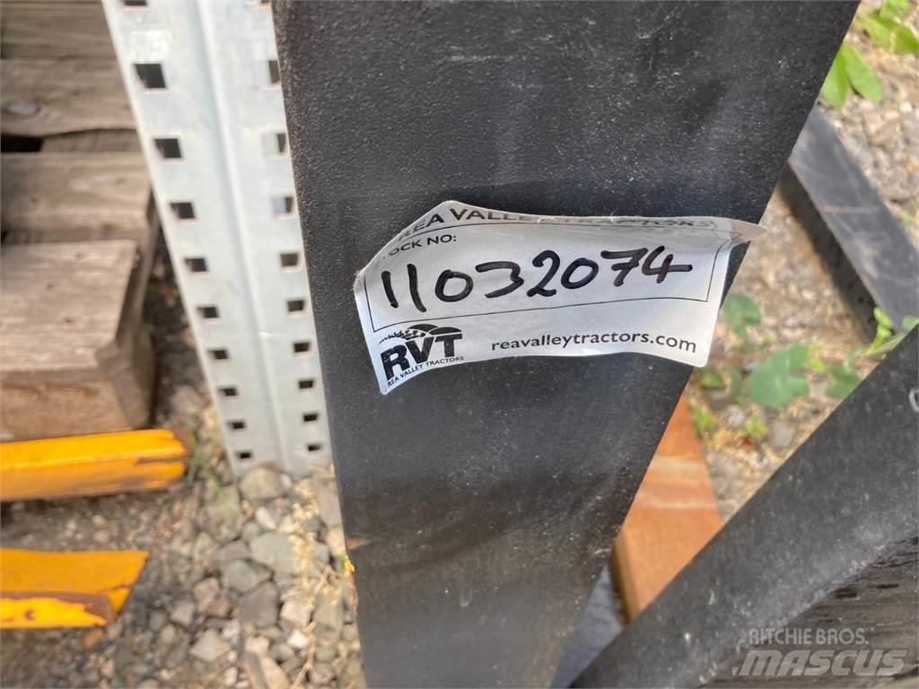 JCB  ماكينات زراعية أخرى