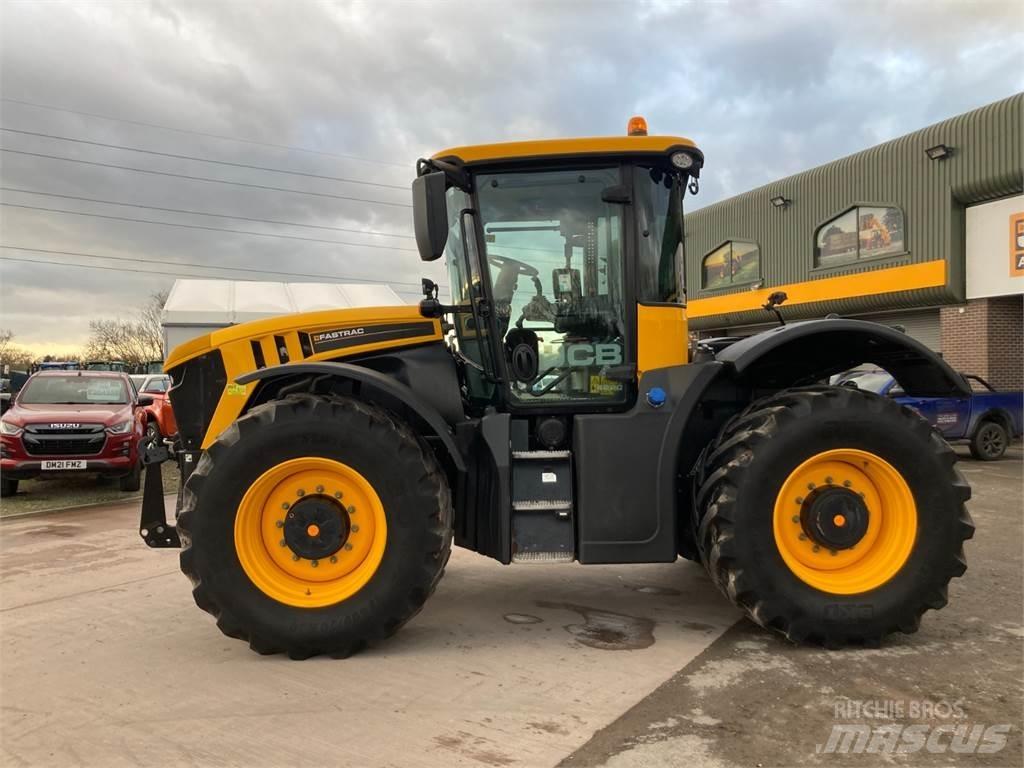 JCB 4220 الجرارات