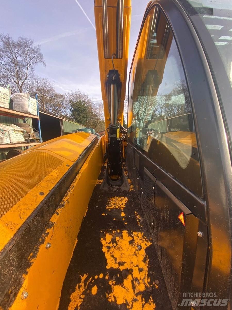 JCB 542-70 معدات مناولة لأغراض الزراعة