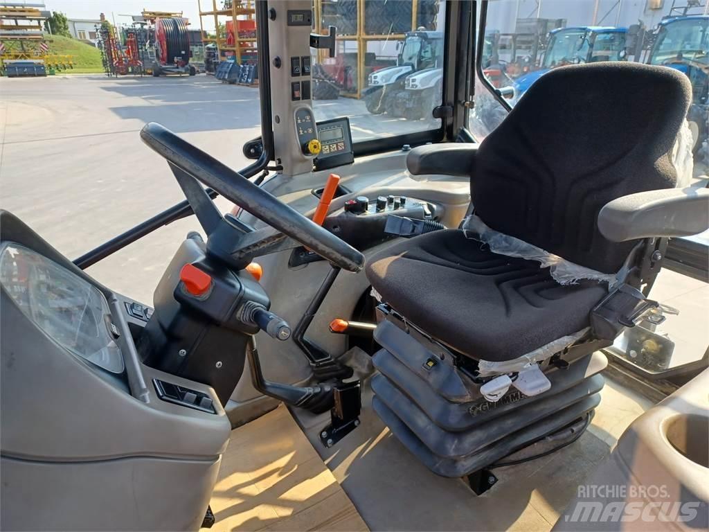 Case IH JXU90 الجرارات