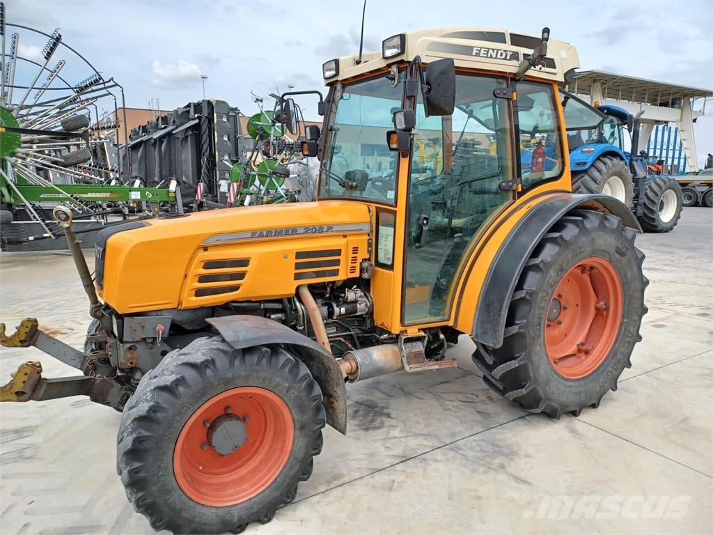 Fendt 208P الجرارات