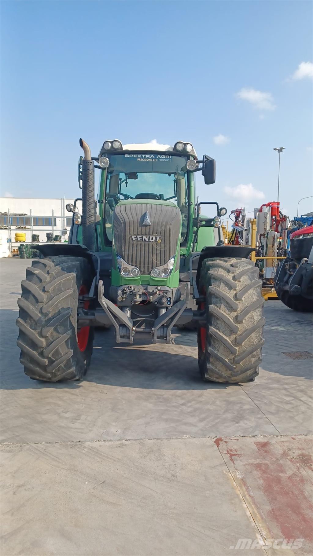 Fendt 828 SCR الجرارات
