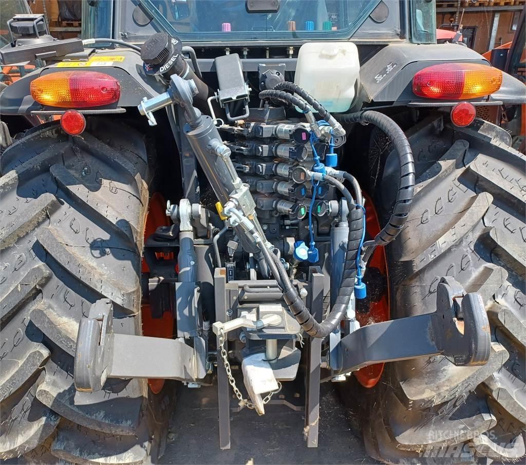 Kubota M5112NQ36_EC الجرارات