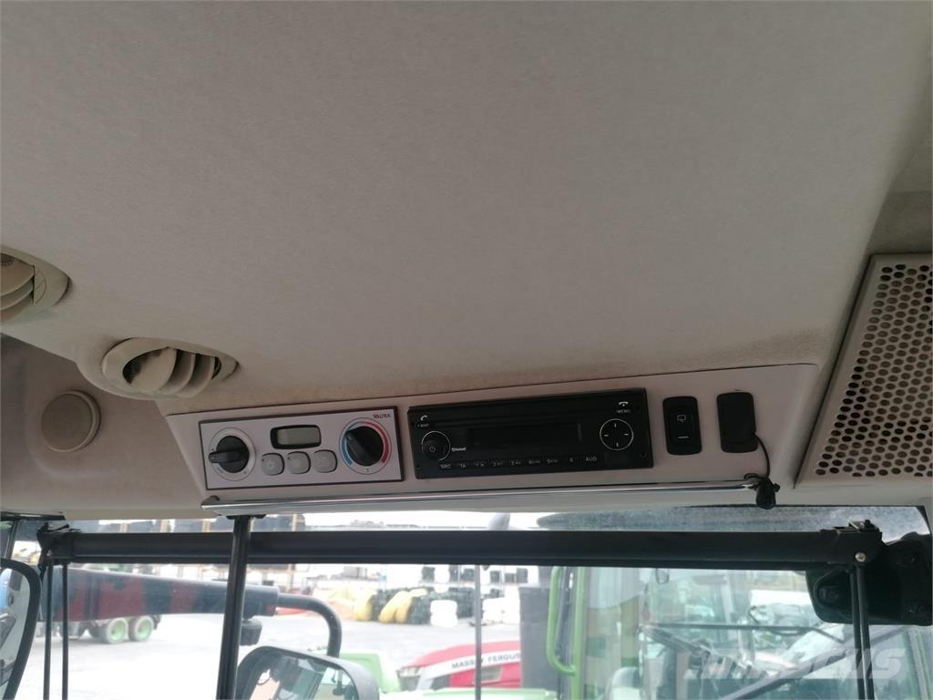 Valtra S324 الجرارات