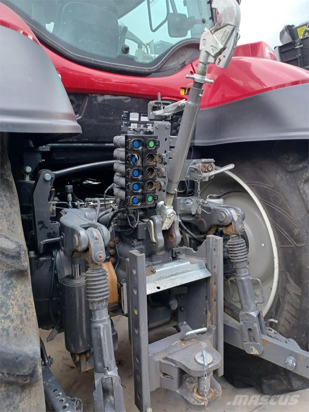 Valtra T 214 الجرارات