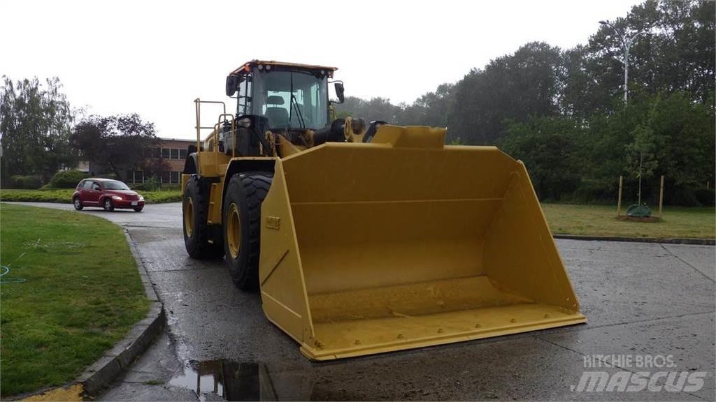 CAT 972M XE حفارات زحافة