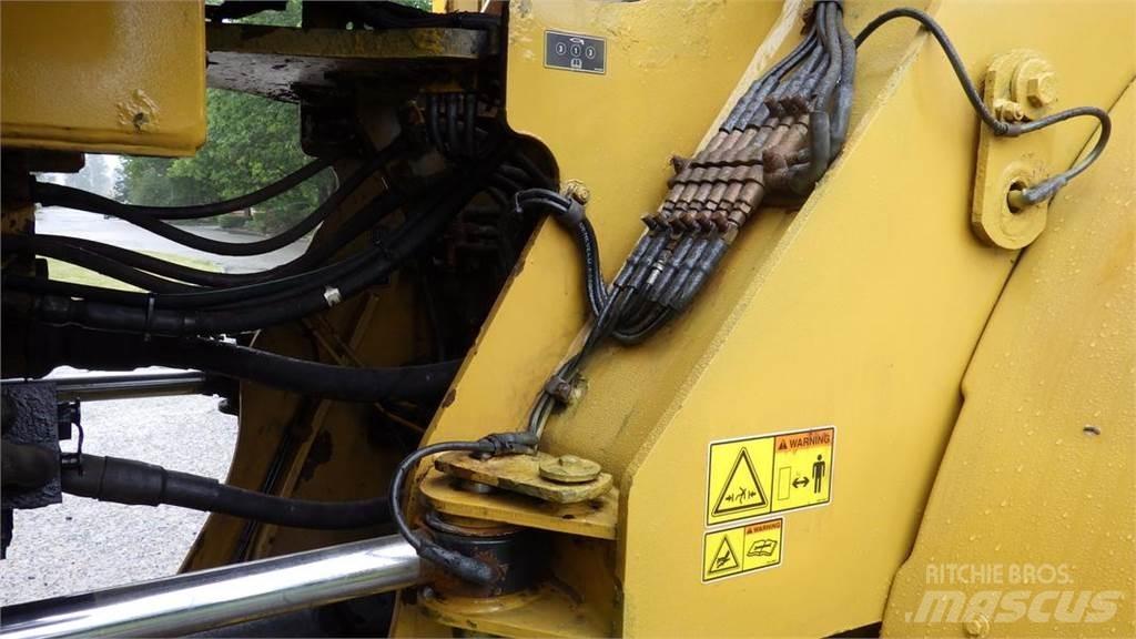 CAT 972M XE حفارات زحافة