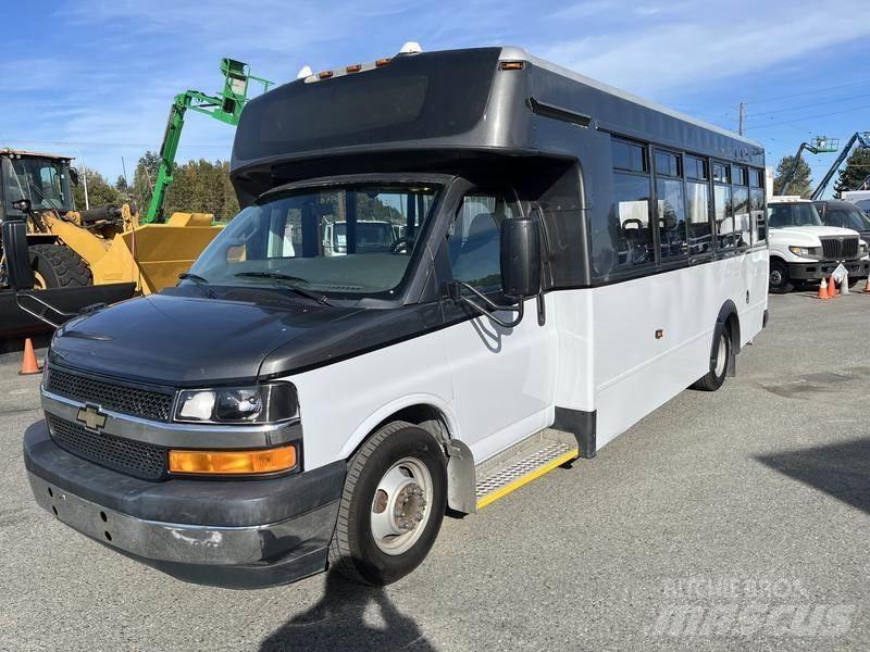 Chevrolet Express حافلة صغيرة