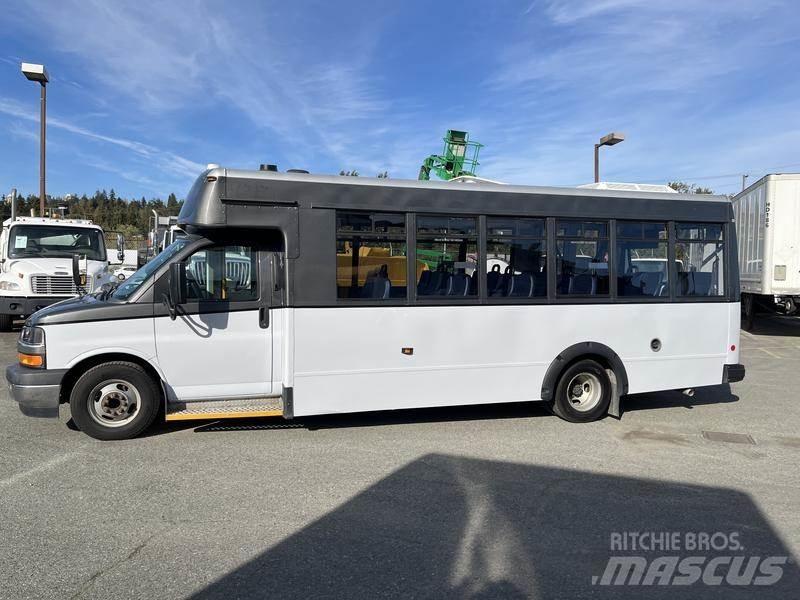 Chevrolet Express حافلة صغيرة