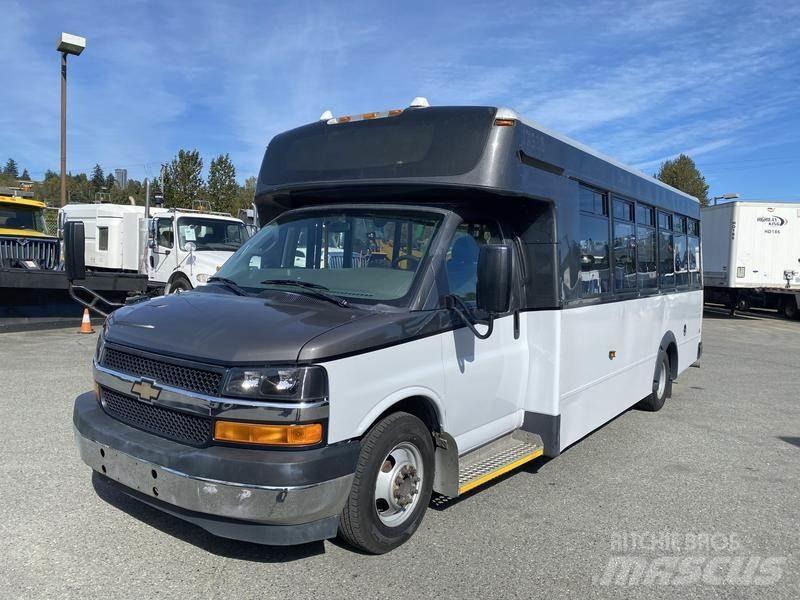 Chevrolet Express حافلة صغيرة