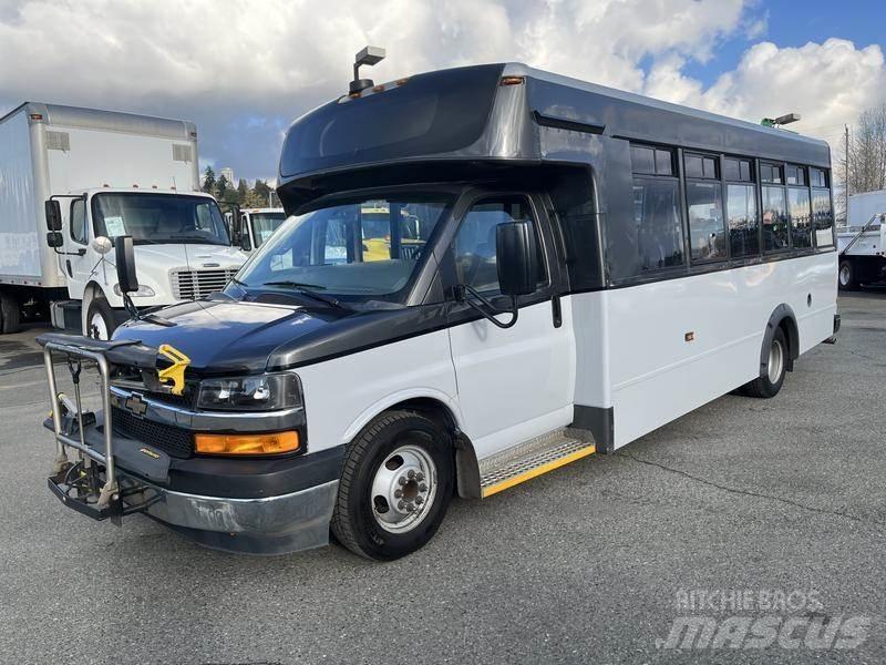 Chevrolet Express حافلة صغيرة