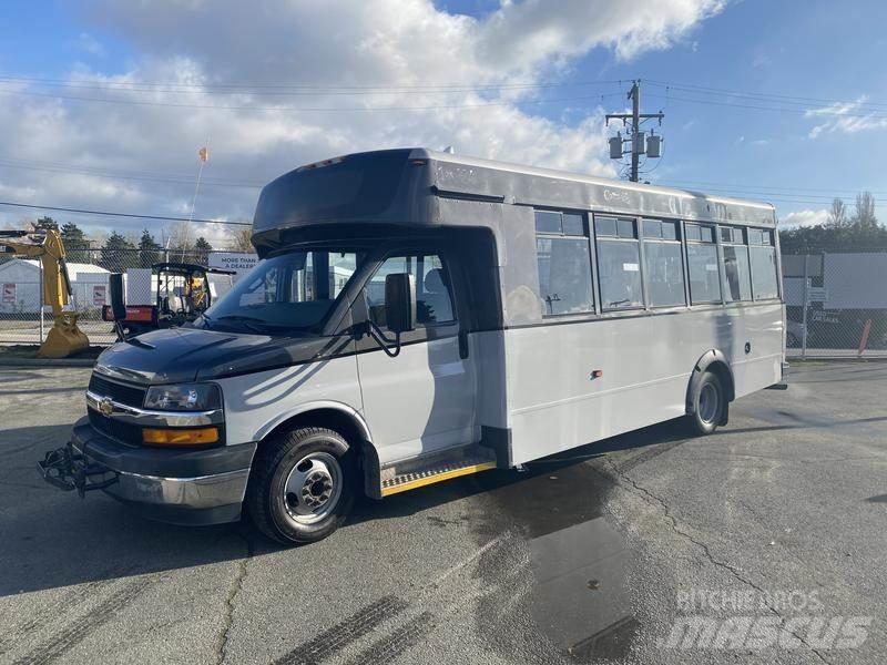 Chevrolet Express حافلة صغيرة