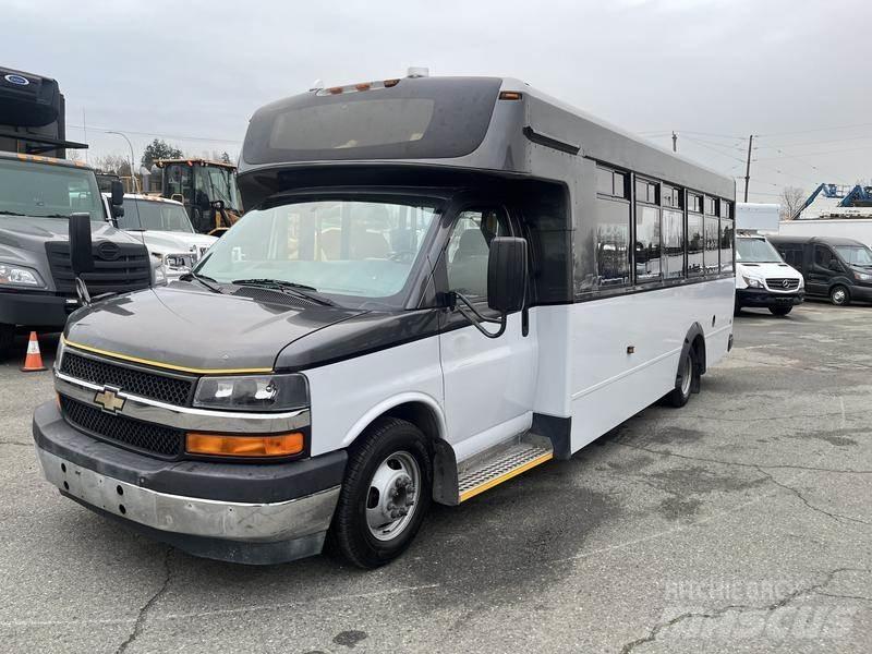 Chevrolet Express حافلة صغيرة