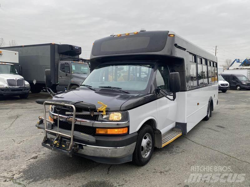 Chevrolet Express حافلة صغيرة