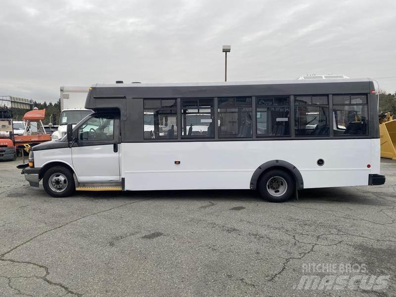 Chevrolet Express حافلة صغيرة