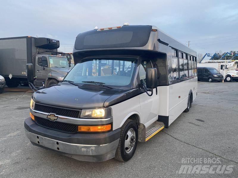 Chevrolet Express حافلة صغيرة