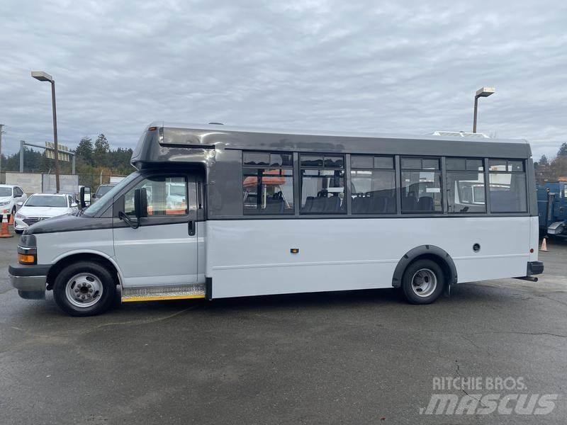 Chevrolet Express حافلة صغيرة