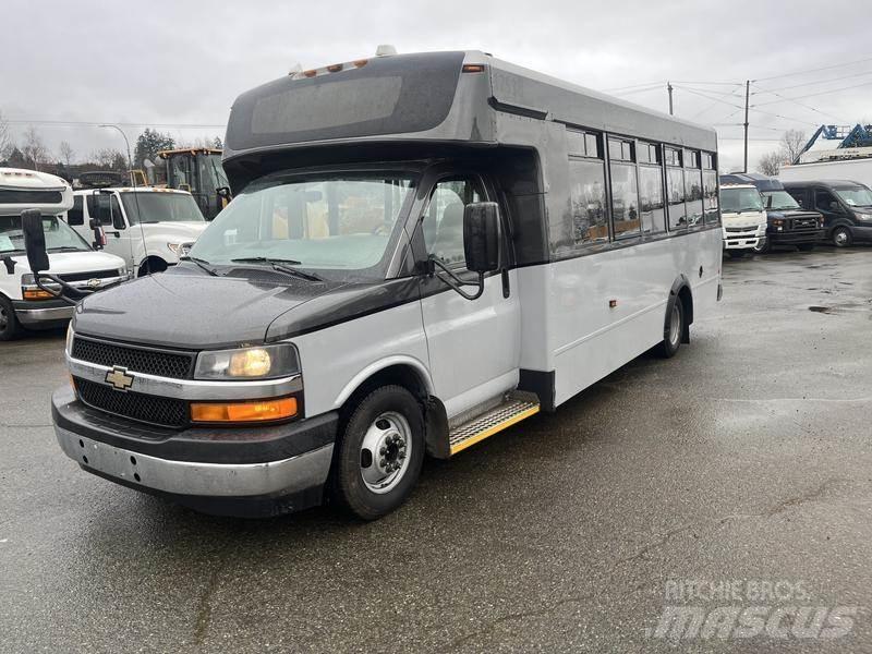 Chevrolet Express حافلة صغيرة