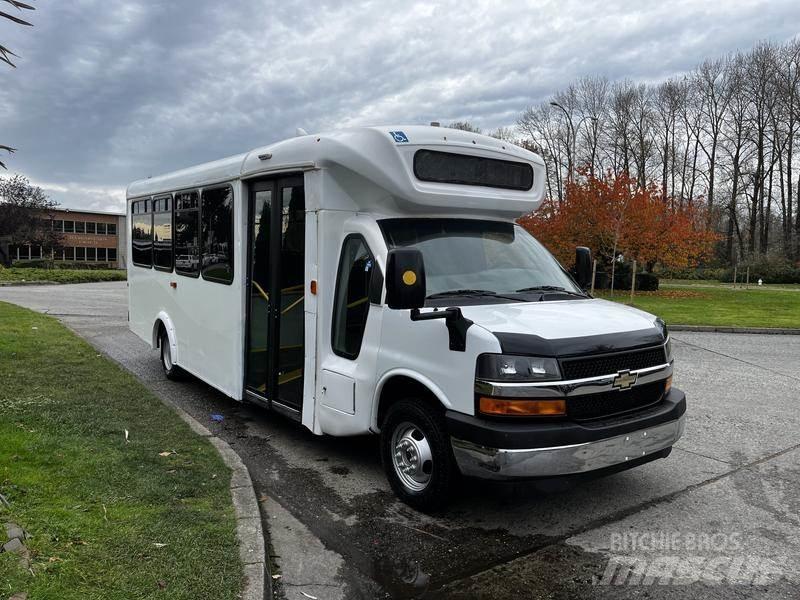 Chevrolet Express حافلة صغيرة