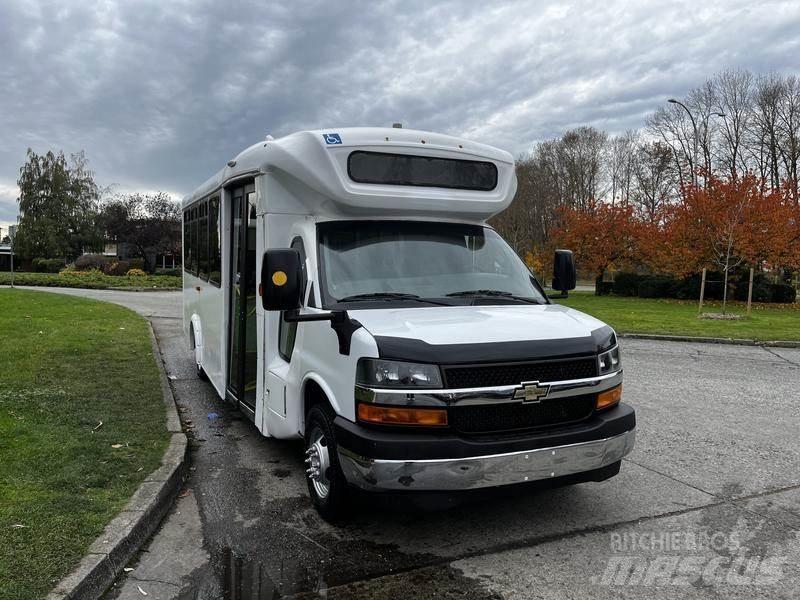 Chevrolet Express حافلة صغيرة