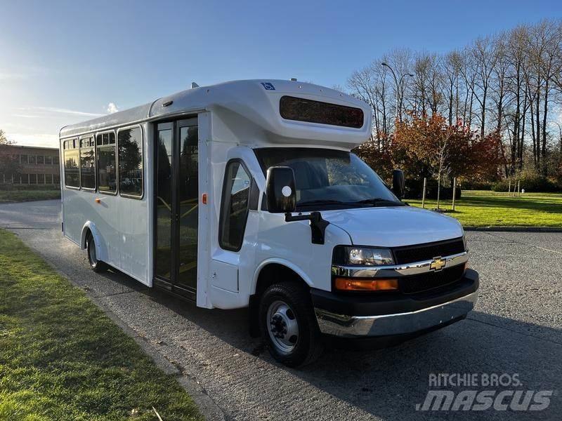 Chevrolet Express حافلة صغيرة