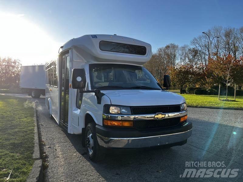 Chevrolet Express حافلة صغيرة