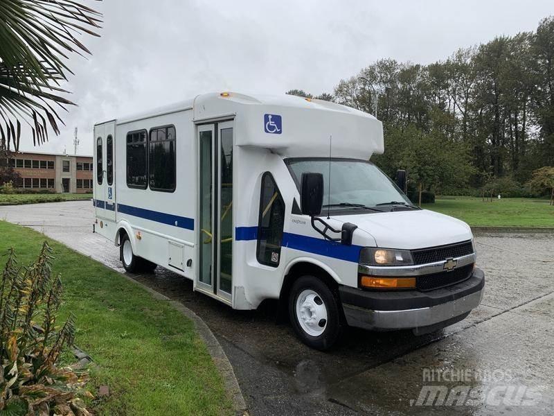 Chevrolet Express حافلة صغيرة