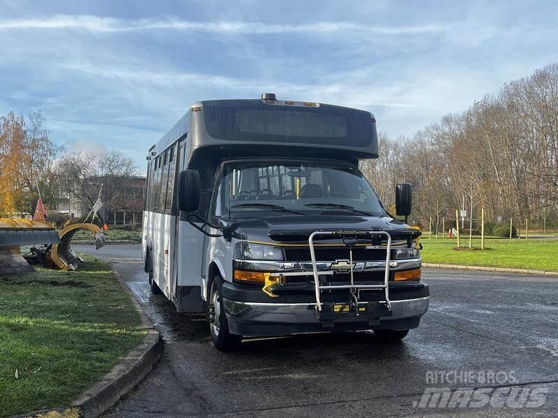 Chevrolet Express حافلة صغيرة