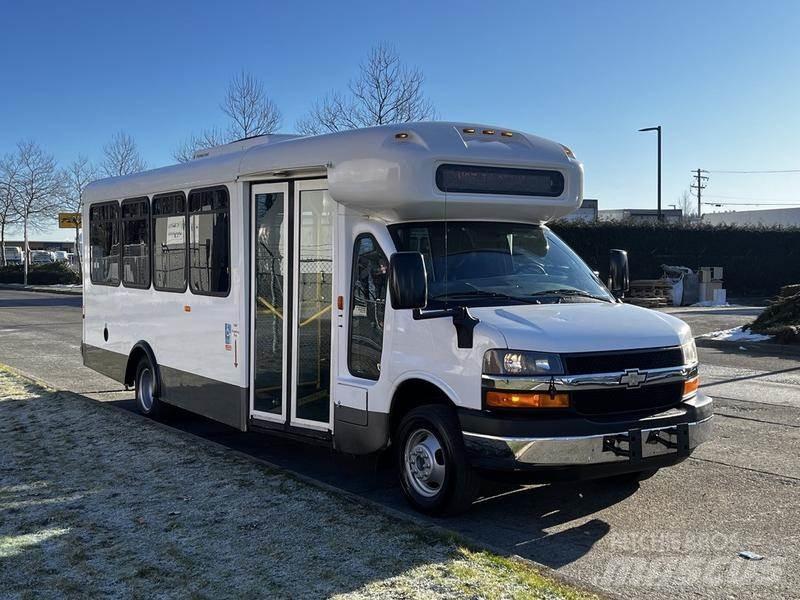 Chevrolet Express حافلة صغيرة