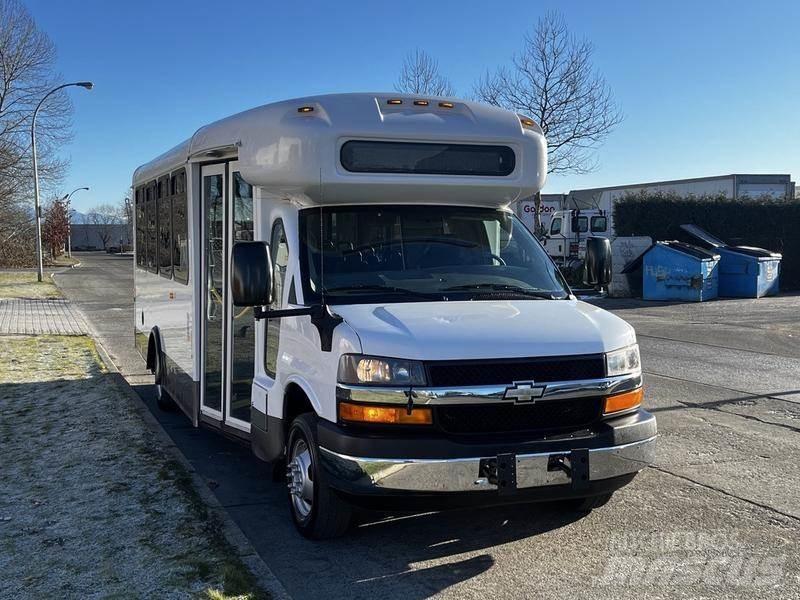 Chevrolet Express حافلة صغيرة