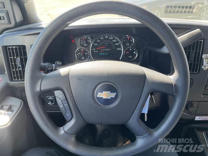 Chevrolet Express حافلة صغيرة