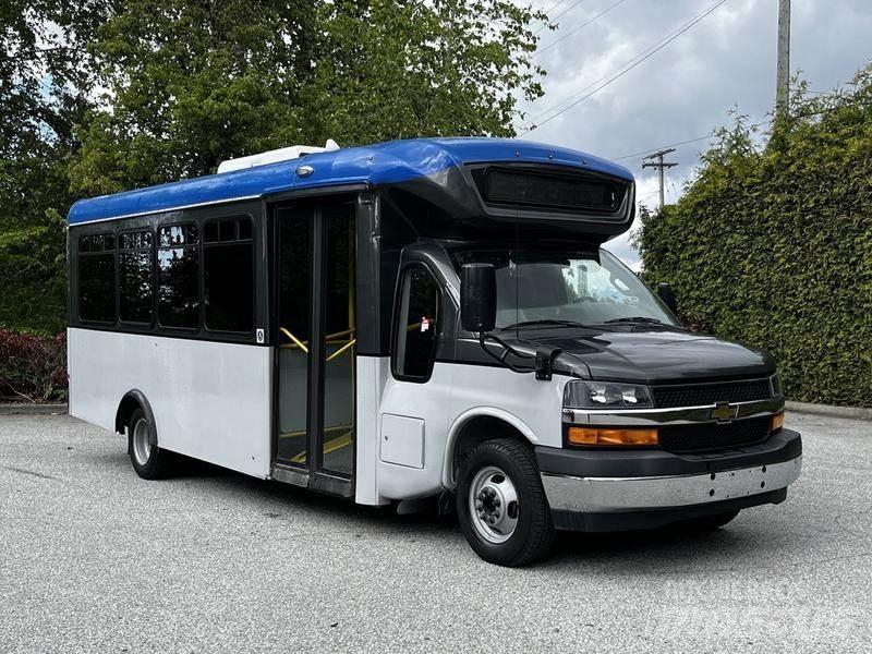 Chevrolet Express حافلة صغيرة