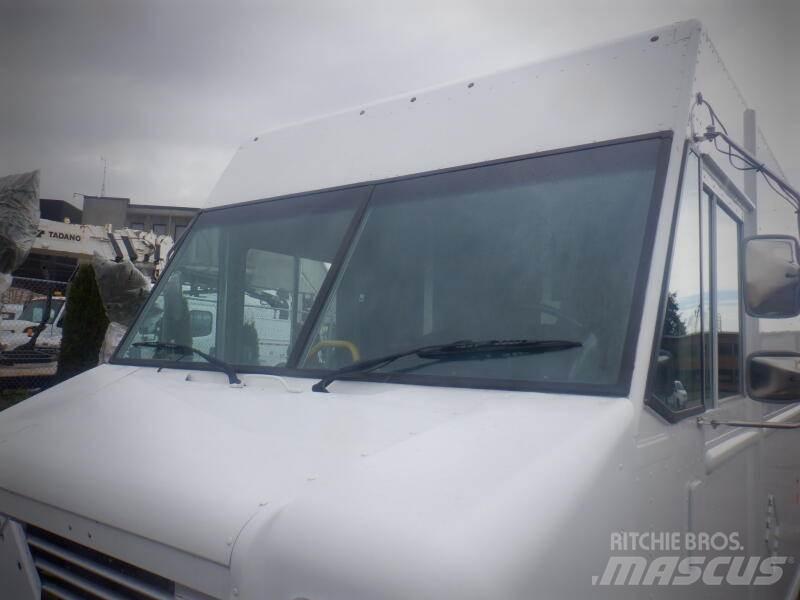 Ford E-450 شاحنة مقفلة